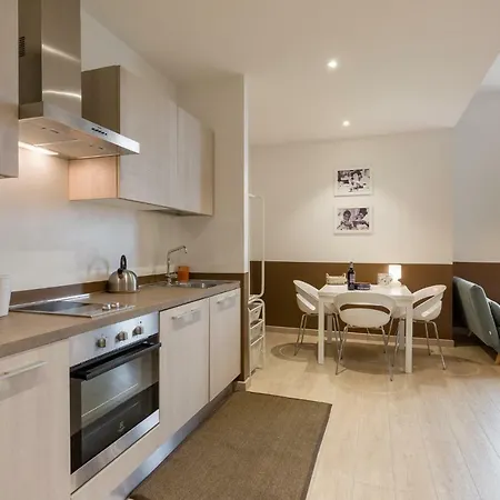 Domus Athesis Al Teatro * فيرونا