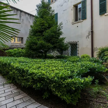 Domus Athesis Al Teatro Διαμέρισμα Βερόνα