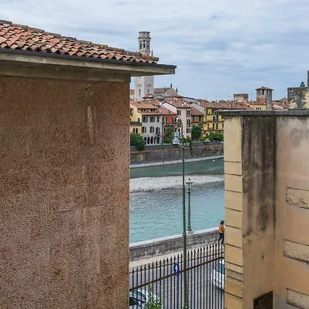 아파트 Domus Athesis Al Teatro *